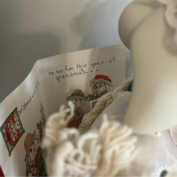 New VINTAGE 1996 House of Lloyd Christmas Around the World Grannie Flo Bunny - Picture 7 of 9